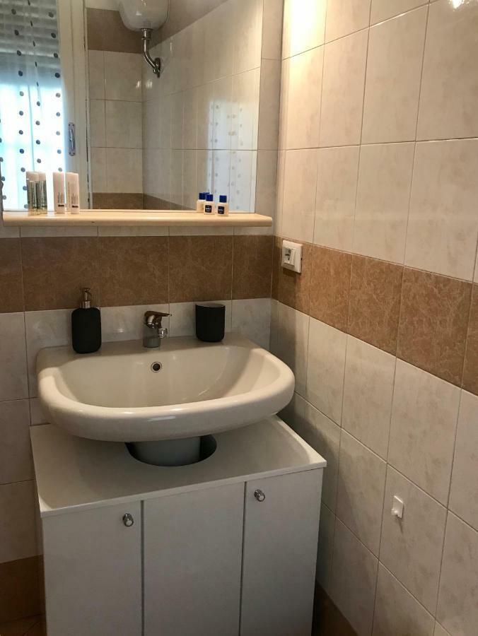 Cute Flat - Best Price - Wi Fi - Ac - Tv Florence Exterior photo